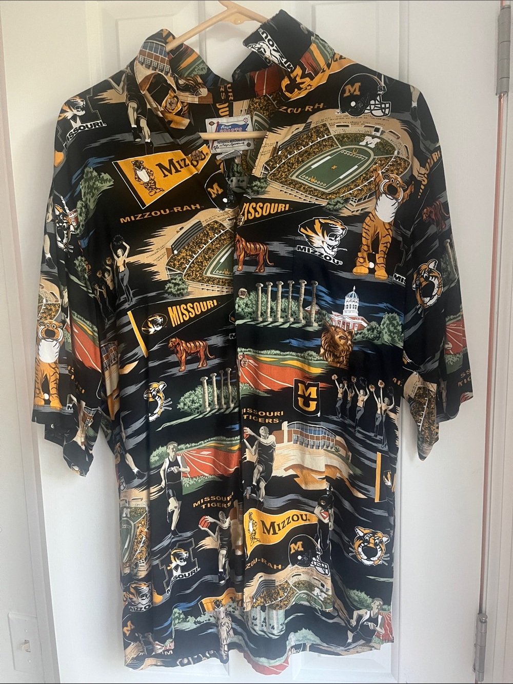 Mizzou Black & Gold Men’s Casual Button-Down Shirt- medium